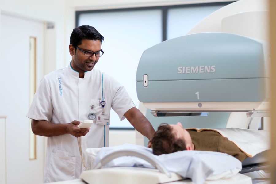 PSMA-therapie stelt hormoontherapie bij prostaatkanker uit