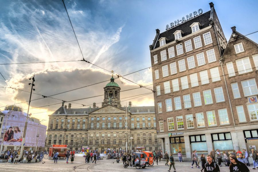 Weerballonen meten stedelijk hitte vanaf de Dam