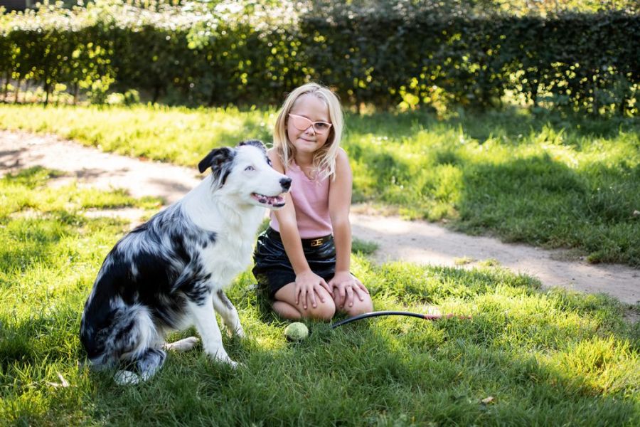 meisje met hond