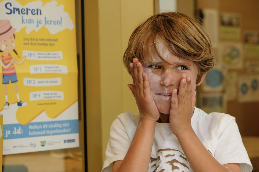 Onderzoek toont effect van campagne VieCuri: kinderen beschermen zich beter tegen de zon