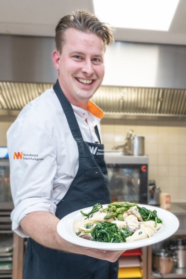 kok laat zijn eten zien