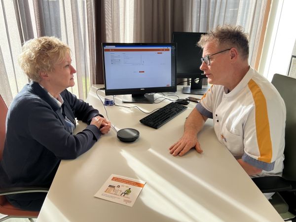 Meer échte aandacht voor patiënten: Maasstad Ziekenhuis zet als eerste ziekenhuis in Nederland spraakgestuurde AI op grote schaal in