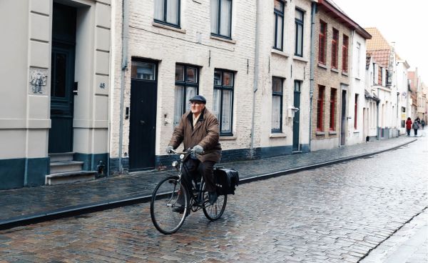 Gezond gewicht beperkt ook op latere leeftijd risico dementie