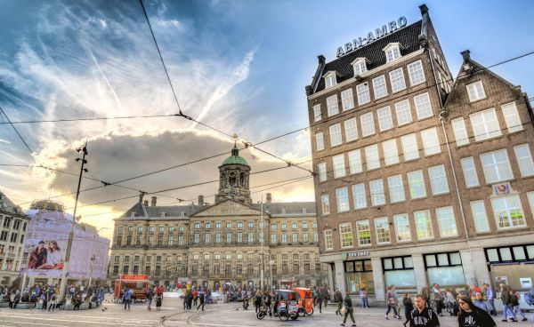 Weerballonen meten stedelijk hitte vanaf de Dam