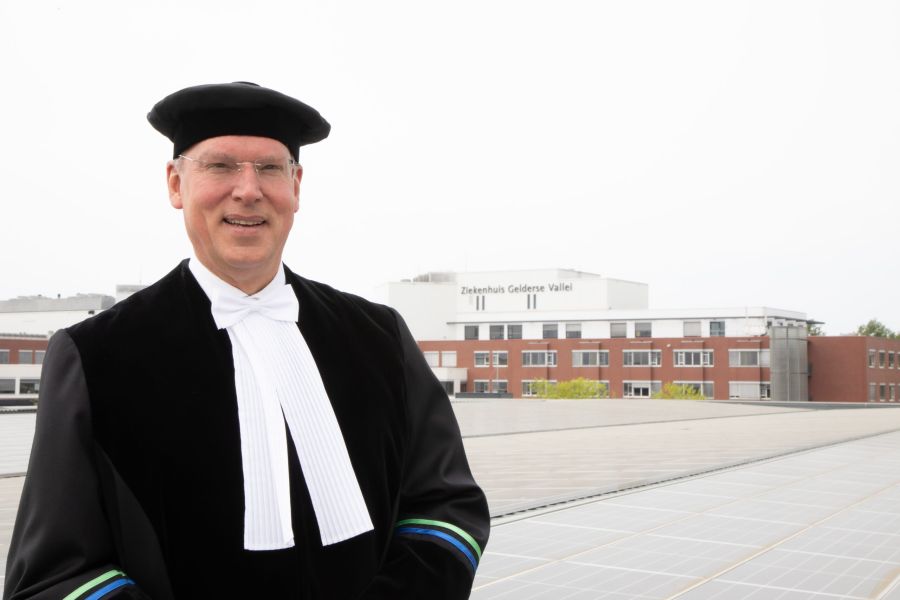 Buitengewoon hoogleraarschap Arthur van Zanten verlengd